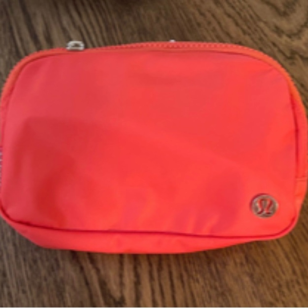 Lululemon Belt Bag *pale raspberry 💗